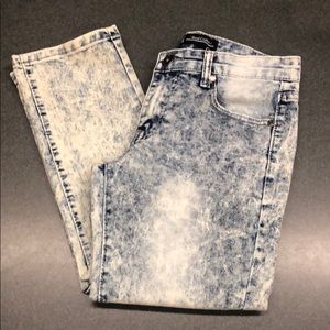 Young Man’s acid wash super skinny jean